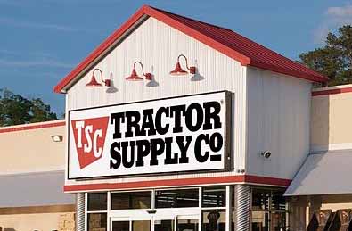 800px-Tractor_Supply_Store_Front