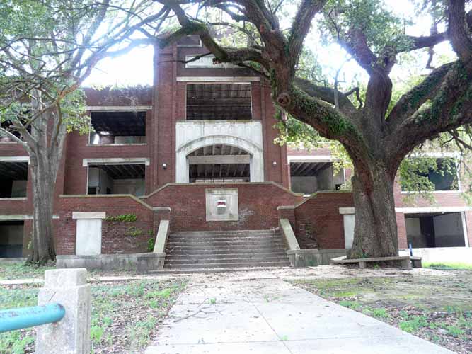Carr_Central_Front